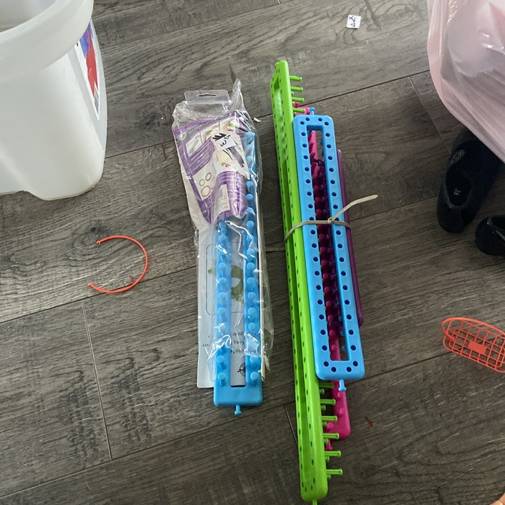 Loops & Threads® Knit Quick™ Long Loom Set - Picture 4 of 4